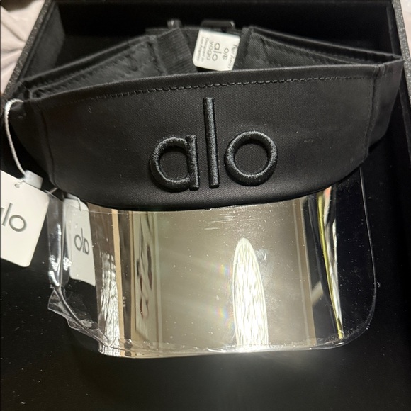 Alo yoga airlift Black Visor with mirror  Shield